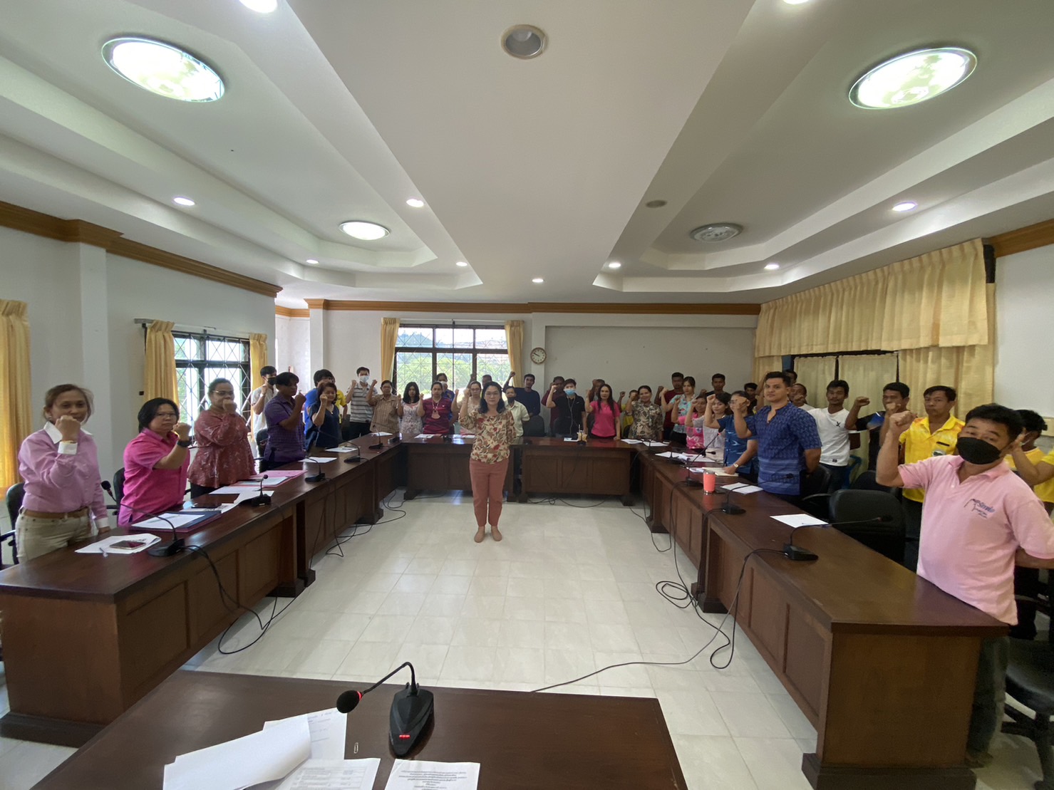 รองนายกเทศมนตรี คณะผู้บริหาร หัวหน้าส่วนราชการ ข้าราชการ พนักงานเทศบาล ได้ร่วมแสดงออกเชิงสัญลักษณ์ในการแสดงเจตจำนงสุจริตและรณรงค์ต่อต้านการทุจริตและคอร์รัปชั่นในหน่วยงาน